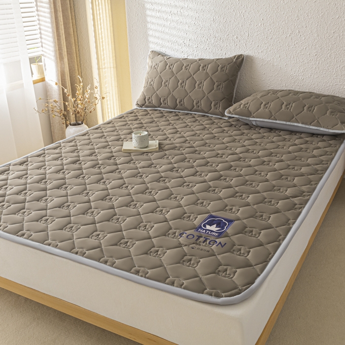 91家纺网 家纺一手货源 找家纺 老帅的工厂店2025新款A类水洗棉珩绣棉花床褥 咖色