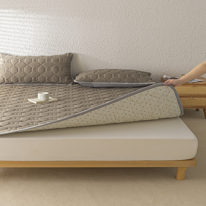 91家纺网 家纺一手货源 找家纺 老帅的工厂店2025新款A类水洗棉珩绣棉花床褥 咖色