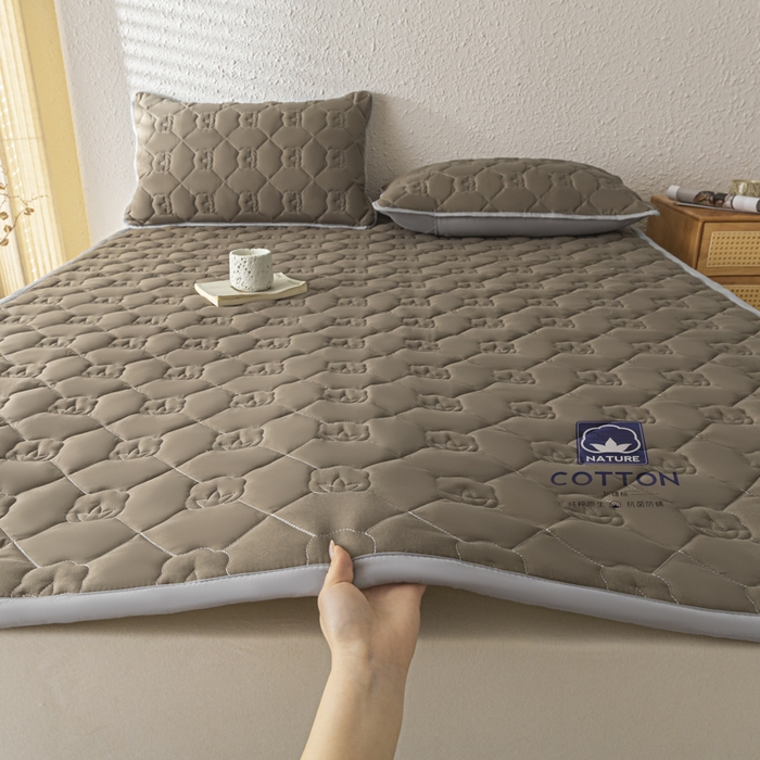 老帅的工厂店2025新款A类水洗棉珩绣棉花床褥 咖色