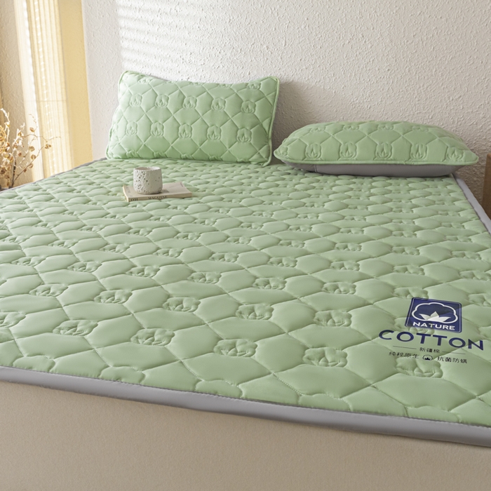 91家纺网 家纺一手货源 找家纺 老帅的工厂店2025新款A类水洗棉珩绣棉花床褥 清新绿