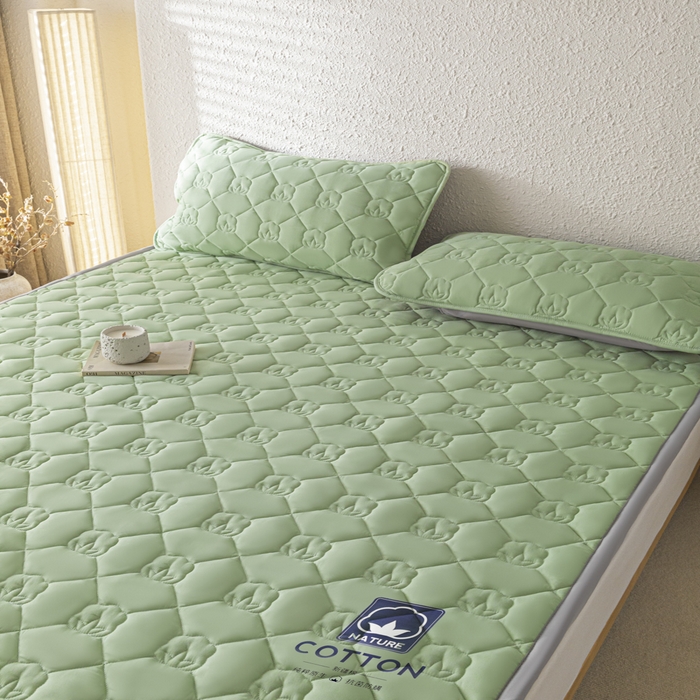 91家纺网 家纺一手货源 找家纺 老帅的工厂店2025新款A类水洗棉珩绣棉花床褥 清新绿