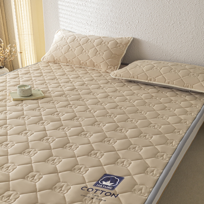 91家纺网 家纺一手货源 找家纺 老帅的工厂店2025新款A类水洗棉珩绣棉花床褥 杏色