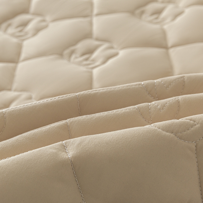 91家纺网 家纺一手货源 找家纺 老帅的工厂店2025新款A类水洗棉珩绣棉花床褥 杏色