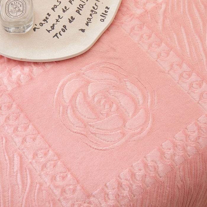 91家纺网 家纺一手货源 找家纺 （总）楼兰公主2025新款雪兔绒小香风提花雕花毯