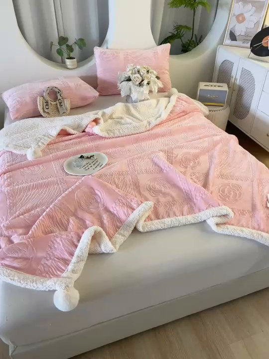 91家纺网 家纺一手货源 找家纺 （总）楼兰公主2025新款雪兔绒小香风提花雕花毯