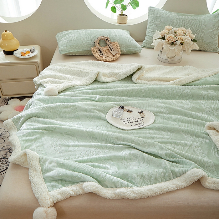 91家纺网 家纺一手货源 找家纺 楼兰公主2025新款雪兔绒小香风提花雕花毯 山茶花奶白拼清绿