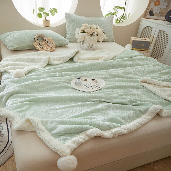 91家纺网 家纺一手货源 找家纺 楼兰公主2025新款雪兔绒小香风提花雕花毯 山茶花奶白拼清绿