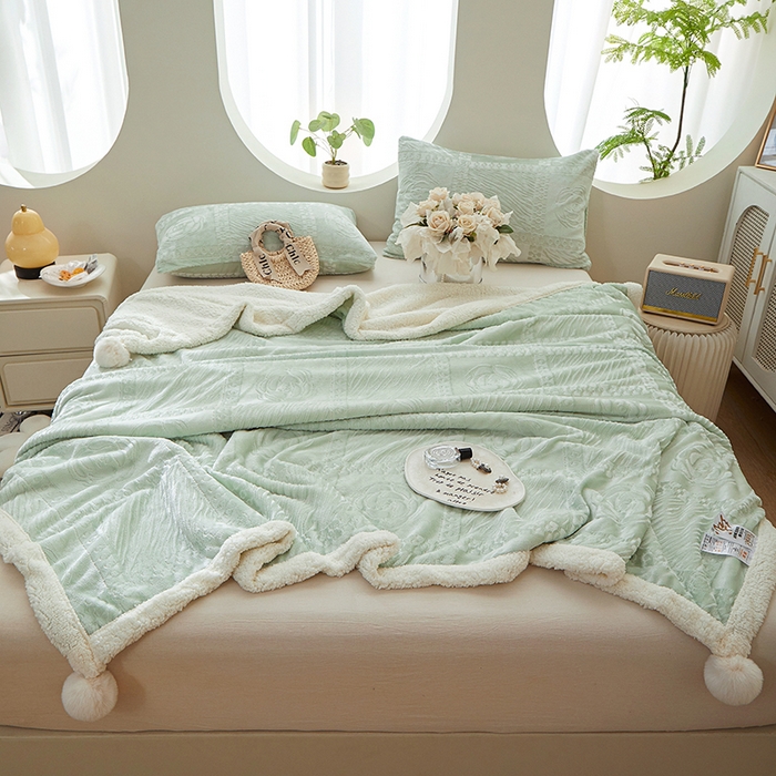 91家纺网 家纺一手货源 找家纺 楼兰公主2025新款雪兔绒小香风提花雕花毯 山茶花奶白拼清绿