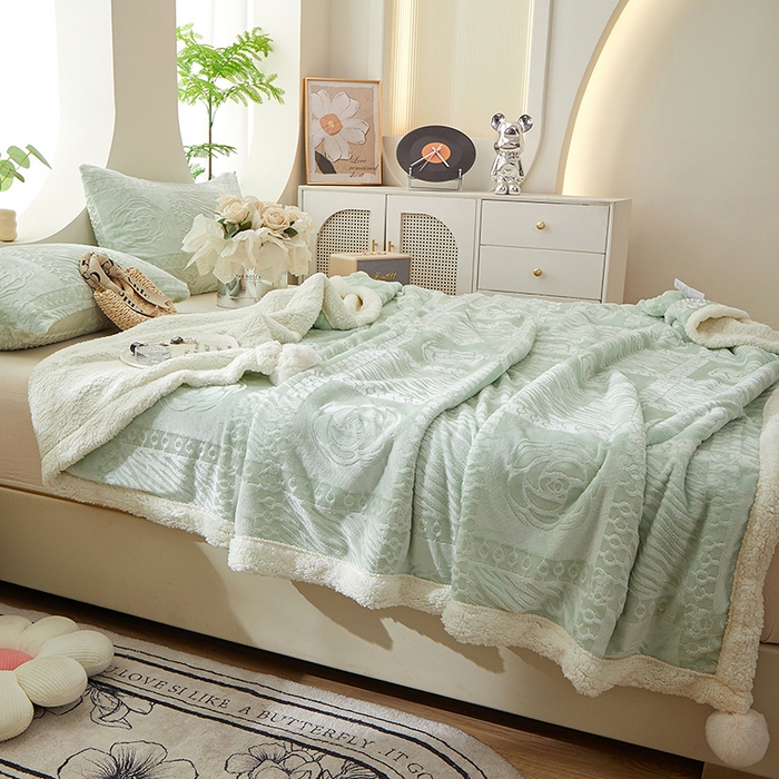 91家纺网 家纺一手货源 找家纺 楼兰公主2025新款雪兔绒小香风提花雕花毯 山茶花奶白拼清绿