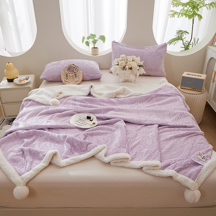 91家纺网 家纺一手货源 找家纺 楼兰公主2025新款雪兔绒小香风提花雕花毯 山茶花奶白拼香紫