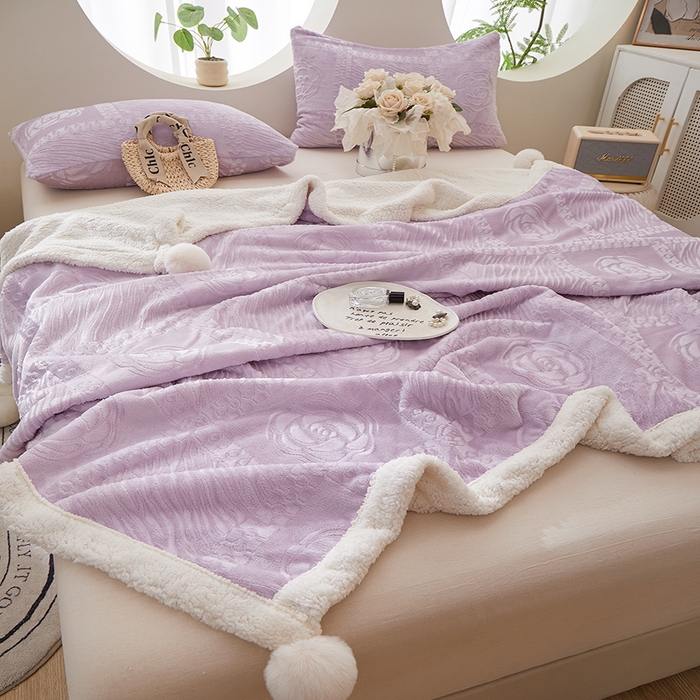 91家纺网 家纺一手货源 找家纺 楼兰公主2025新款雪兔绒小香风提花雕花毯 山茶花奶白拼香紫