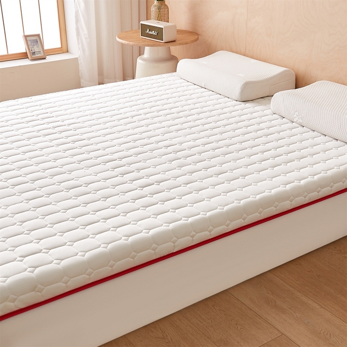 91家纺网 家纺一手货源 找家纺 芊梵床垫 2025新款牛奶丝棉花硬质棉床垫-成人款 格子白