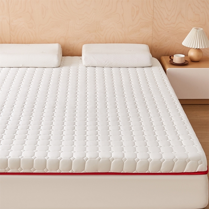 91家纺网 家纺一手货源 找家纺 芊梵床垫 2025新款牛奶丝棉花硬质棉床垫-成人款 格子白