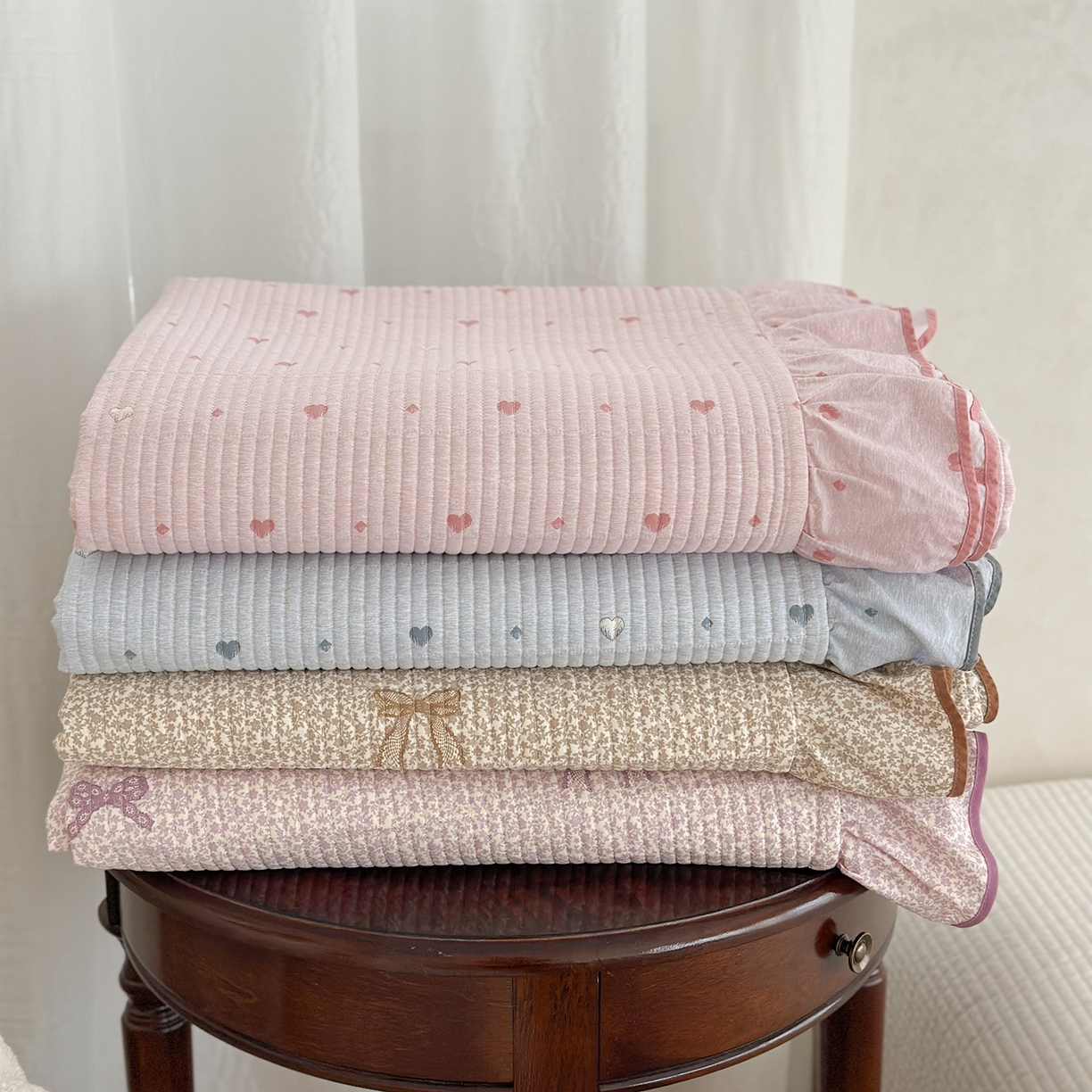 91家纺网 家纺一手货源 找家纺 琳可家居2025新款全棉印花花边床盖可搭配同款被套 组合图仅供参考