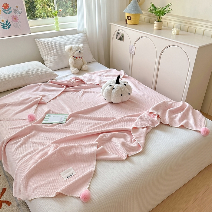 91家纺网 家纺一手货源 找家纺 艾佳 2025新款华夫格升级版毛球款四季毯盖毯毛毯毯子 裸球粉