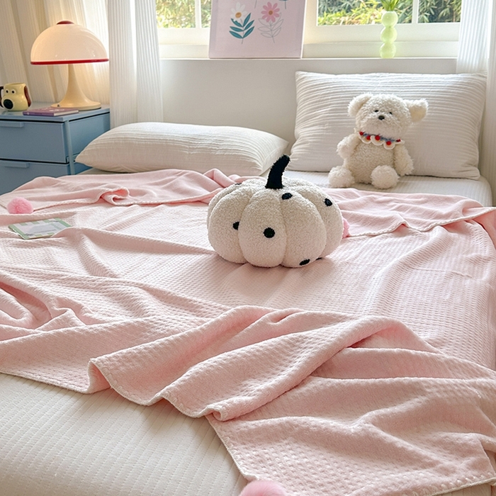 91家纺网 家纺一手货源 找家纺 艾佳 2025新款华夫格升级版毛球款四季毯盖毯毛毯毯子 裸球粉