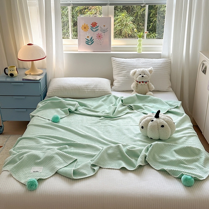 91家纺网 家纺一手货源 找家纺 艾佳 2025新款华夫格升级版毛球款四季毯盖毯毛毯毯子 曼波球蓝