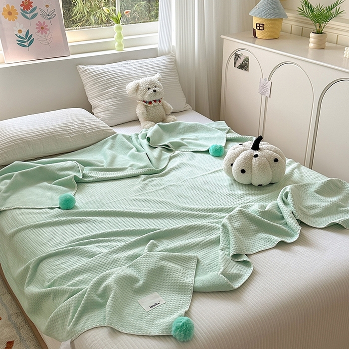 91家纺网 家纺一手货源 找家纺 艾佳 2025新款华夫格升级版毛球款四季毯盖毯毛毯毯子 曼波球蓝