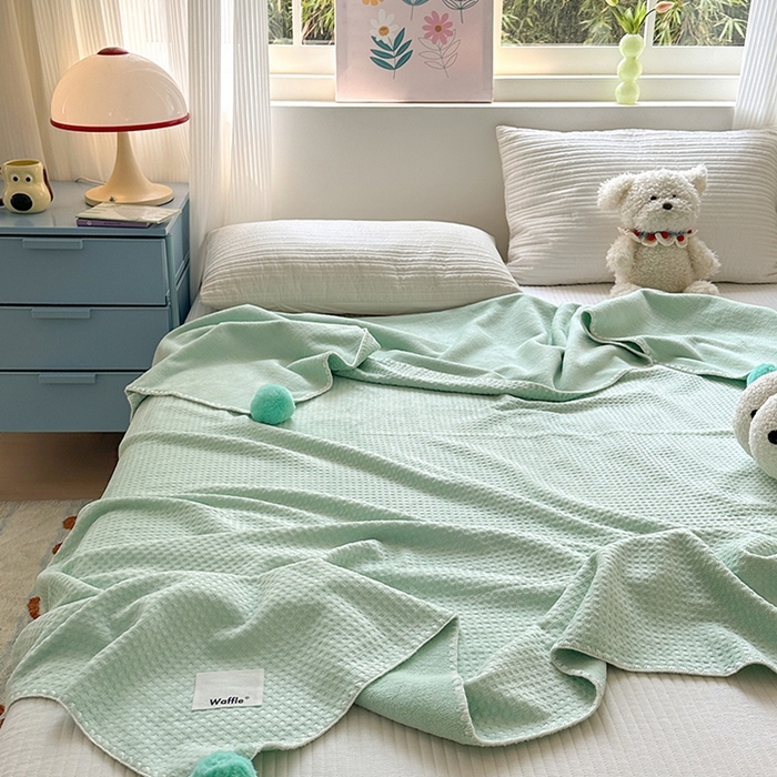 91家纺网 家纺一手货源 找家纺 艾佳 2025新款华夫格升级版毛球款四季毯盖毯毛毯毯子 曼波球蓝