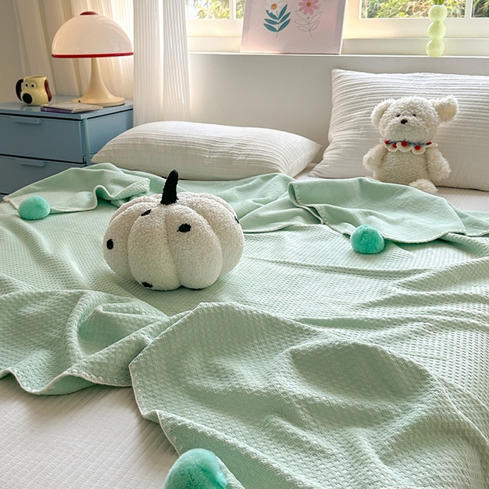 91家纺网 家纺一手货源 找家纺 艾佳 2025新款华夫格升级版毛球款四季毯盖毯毛毯毯子 曼波球蓝