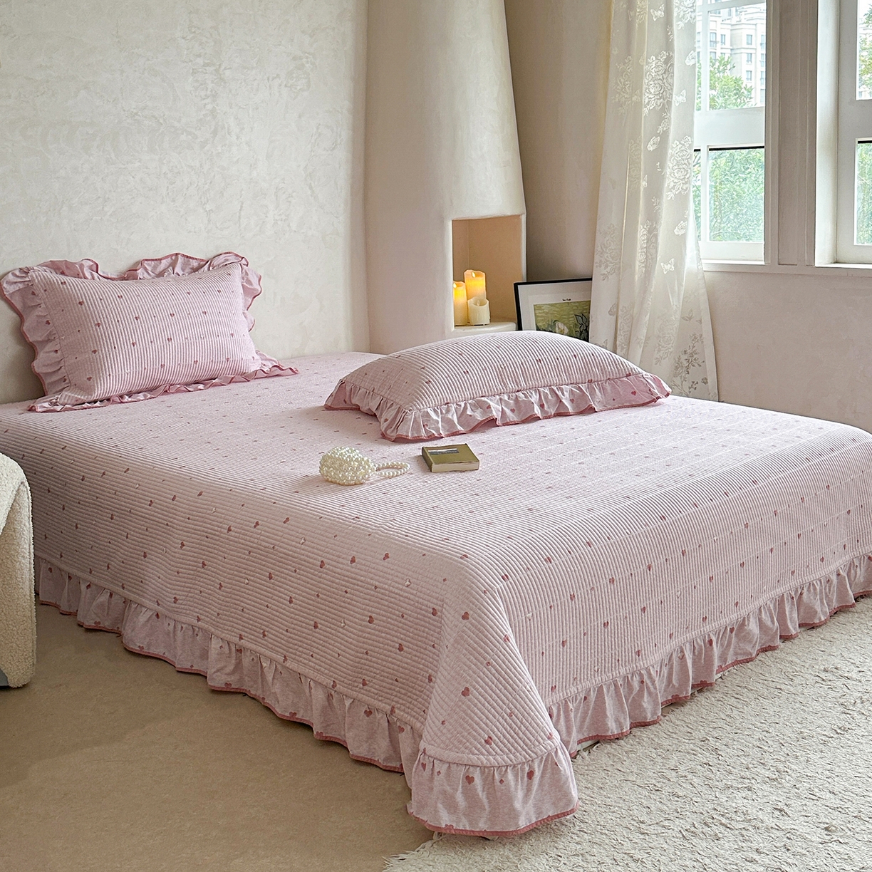 91家纺网 家纺一手货源 找家纺 琳可家居2025新款全棉印花花边床盖可搭配同款被套 爱心-仙女粉