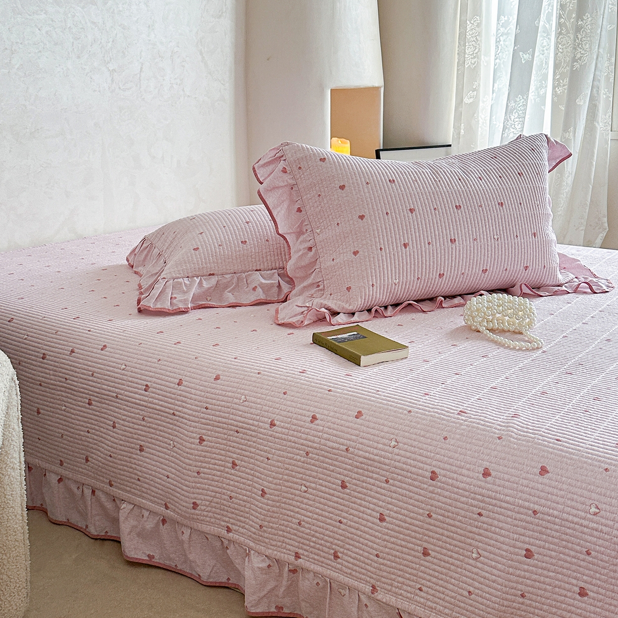 91家纺网 家纺一手货源 找家纺 琳可家居2025新款全棉印花花边床盖可搭配同款被套 爱心-仙女粉