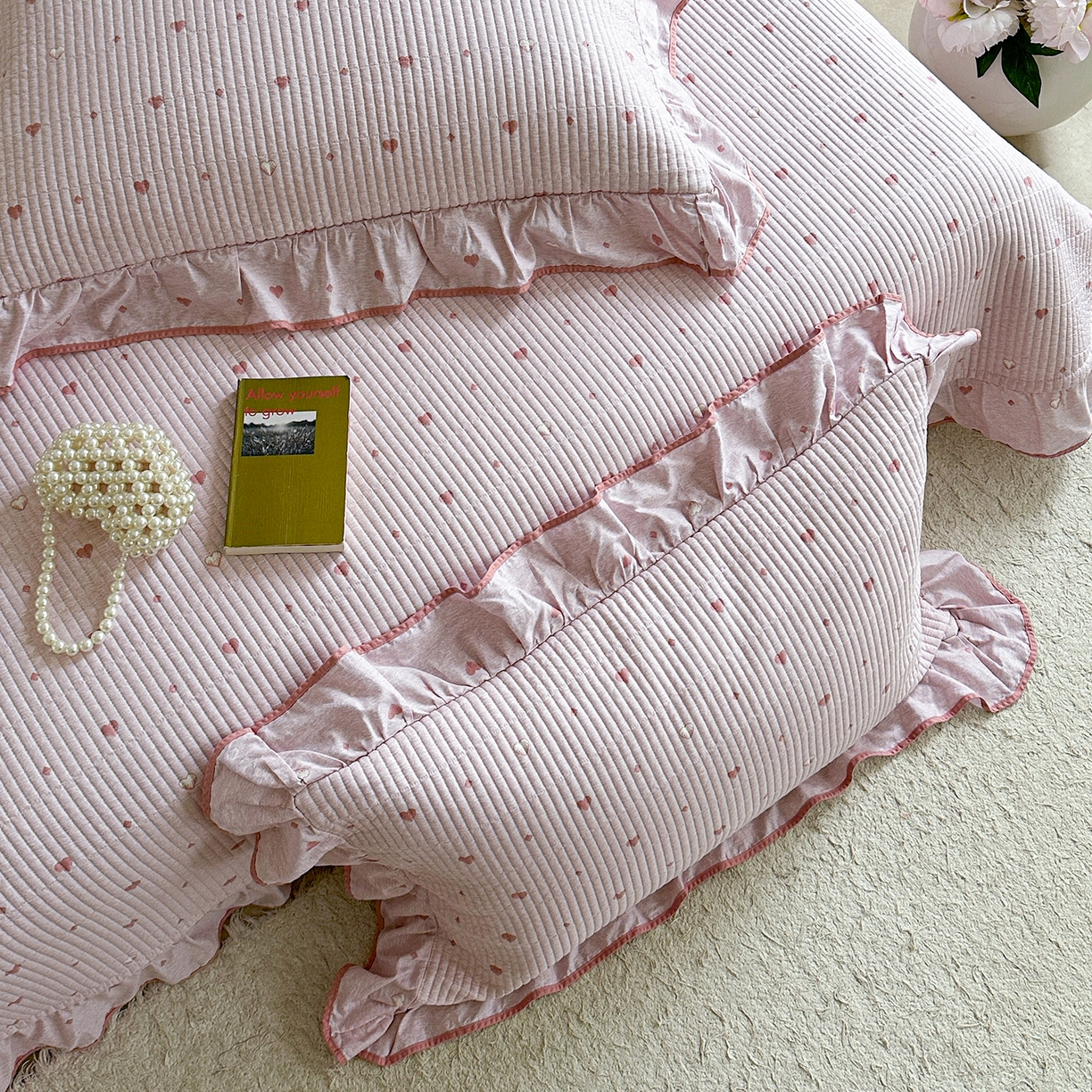 91家纺网 家纺一手货源 找家纺 琳可家居2025新款全棉印花花边床盖可搭配同款被套 爱心-仙女粉