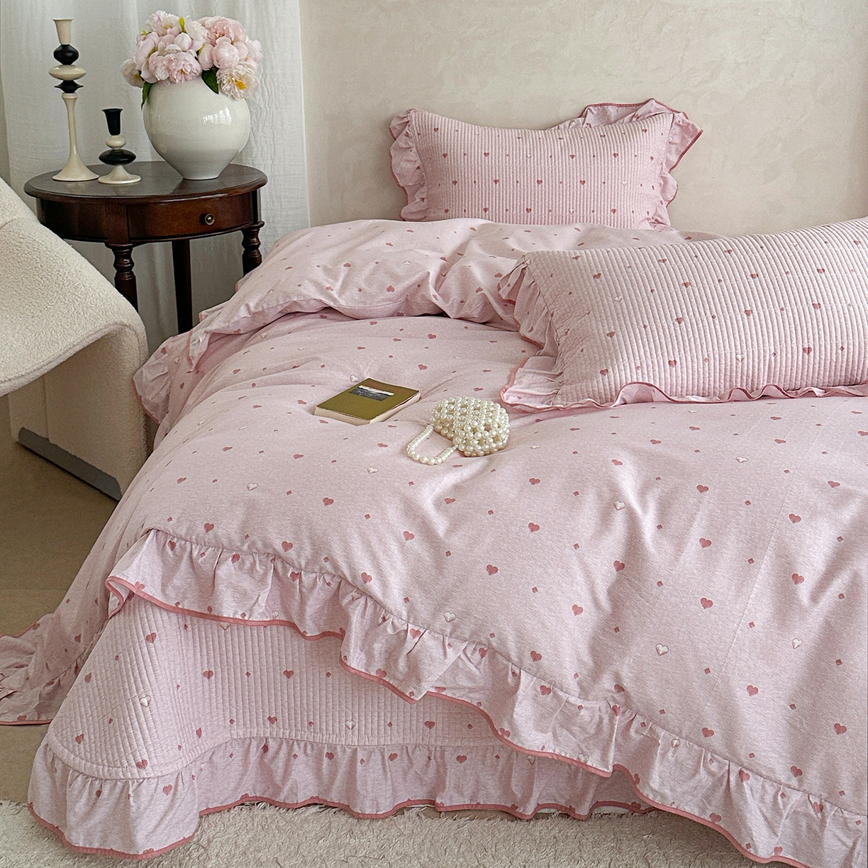 91家纺网 家纺一手货源 找家纺 琳可家居2025新款全棉印花花边床盖可搭配同款被套 爱心-仙女粉