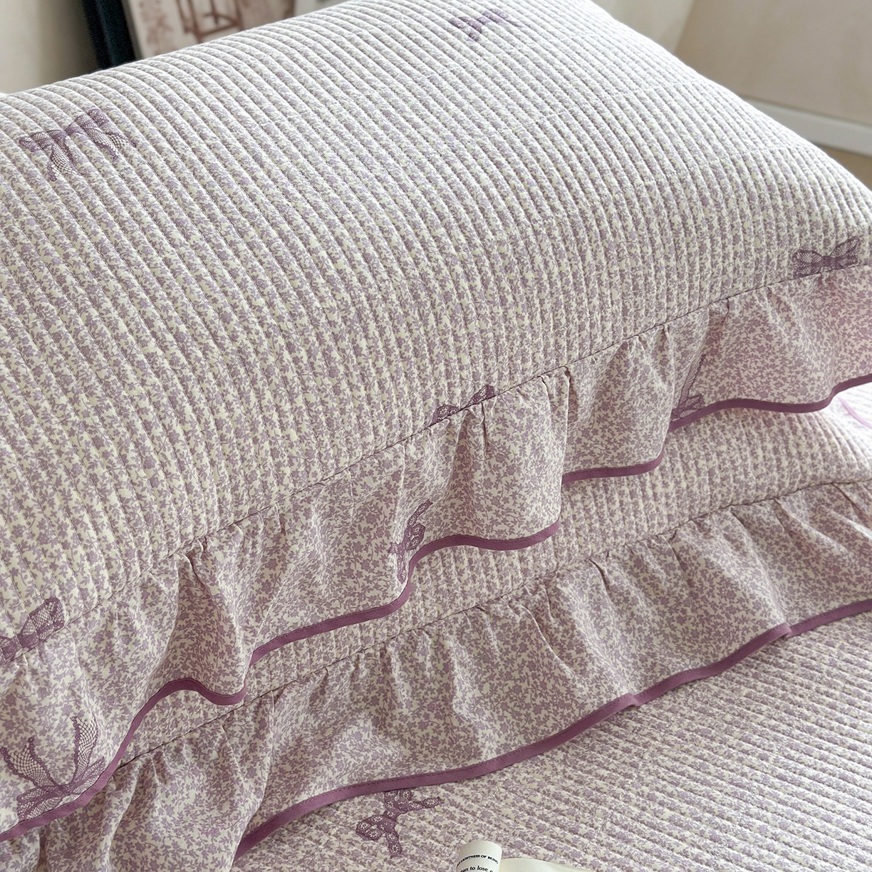 91家纺网 家纺一手货源 找家纺 琳可家居2025新款全棉印花花边床盖可搭配同款被套 蝴蝶结-梦幻紫