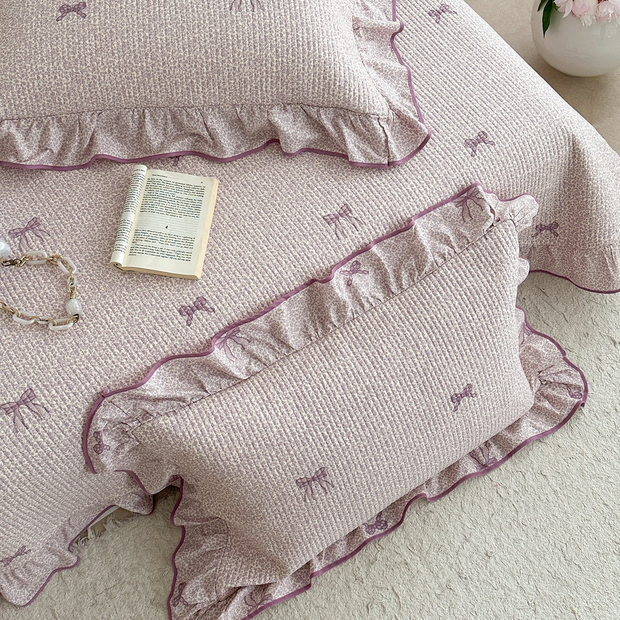 91家纺网 家纺一手货源 找家纺 琳可家居2025新款全棉印花花边床盖可搭配同款被套 蝴蝶结-梦幻紫