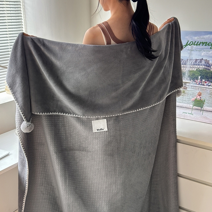 91家纺网 家纺一手货源 找家纺 艾佳 2025新款华夫格升级版毛球款四季毯盖毯毛毯毯子 米球灰