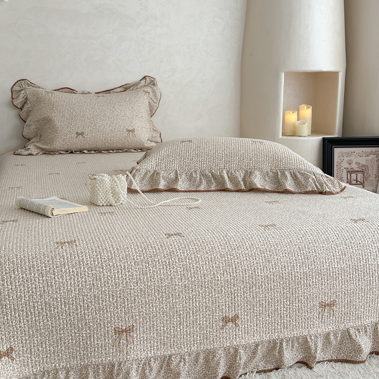 91家纺网 家纺一手货源 找家纺 琳可家居2025新款全棉印花花边床盖可搭配同款被套 蝴蝶结-浅咖