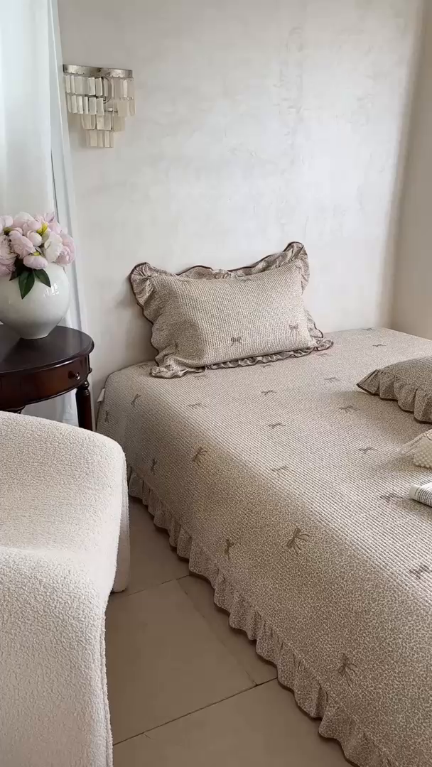 91家纺网 家纺一手货源 找家纺 琳可家居2025新款全棉印花花边床盖可搭配同款被套 蝴蝶结-浅咖