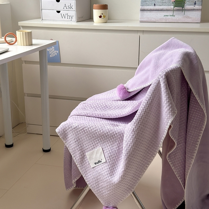 91家纺网 家纺一手货源 找家纺 艾佳 2025新款华夫格升级版毛球款四季毯盖毯毛毯毯子 浅球紫