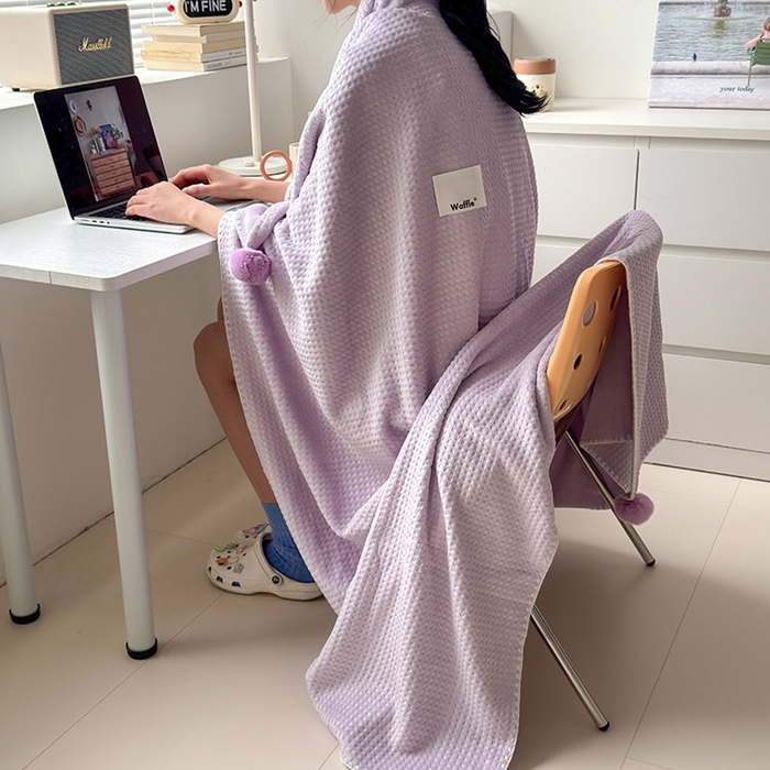 91家纺网 家纺一手货源 找家纺 艾佳 2025新款华夫格升级版毛球款四季毯盖毯毛毯毯子 浅球紫