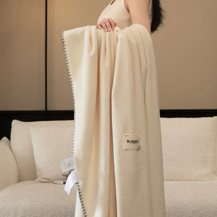 91家纺网 家纺一手货源 找家纺 艾佳 2025新款绵羊绒毛毯毯子 珍珠白