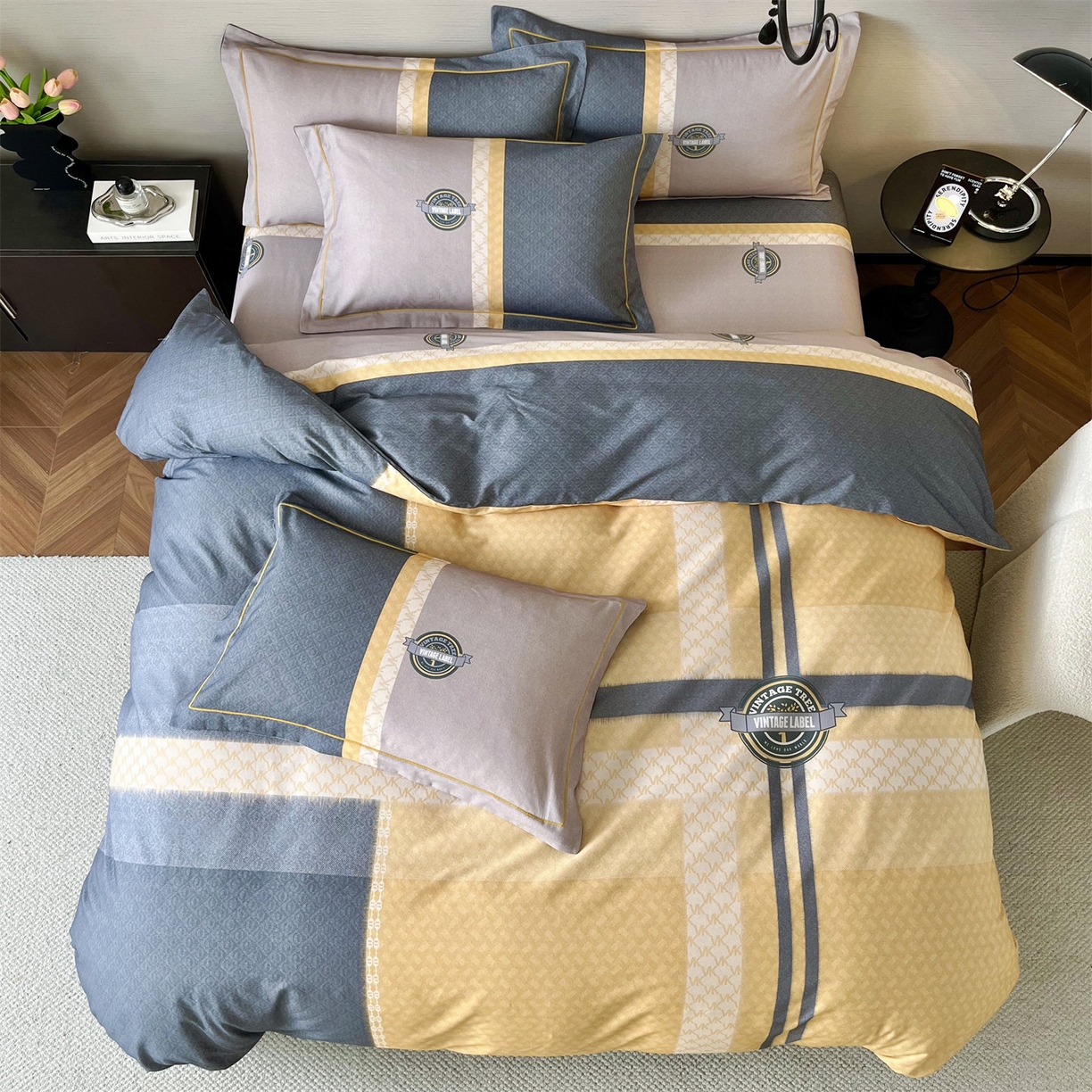 91家纺网 家纺一手货源 找家纺 曼秀琳 2025秋冬新款全棉磨毛印花四件套 爱旅生活-黄