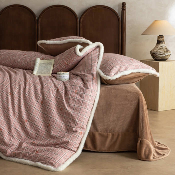 91家纺网 家纺一手货源 找家纺 迷尚家居 2025新款复古色织棉麻牛奶绒棉加绒四件套 秋恋红-绒