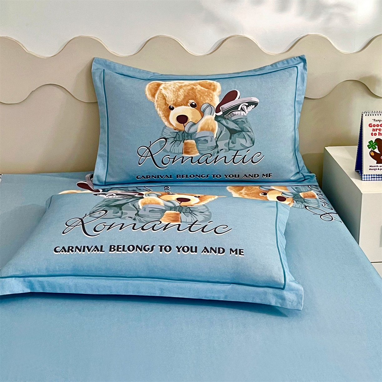 91家纺网 家纺一手货源 找家纺 曼秀琳 2025秋冬新款全棉磨毛印花四件套 你好朋友-兰