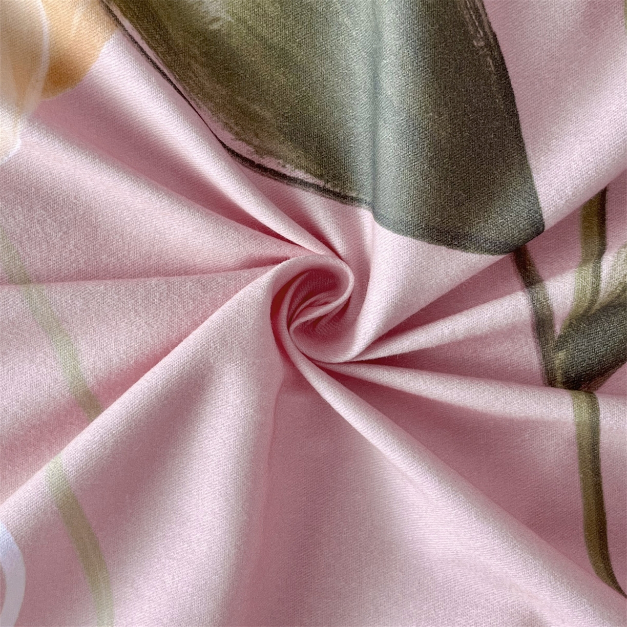 91家纺网 家纺一手货源 找家纺 曼秀琳 2025秋冬新款全棉磨毛印花四件套 岸芷汀兰-粉