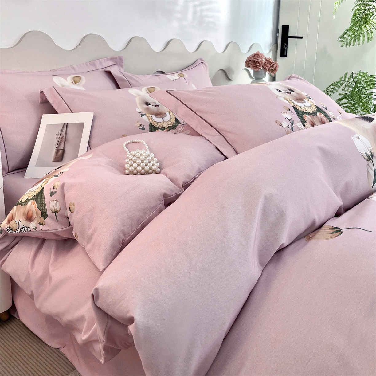 91家纺网 家纺一手货源 找家纺 曼秀琳 2025秋冬新款全棉磨毛印花四件套 开心萌兔-粉