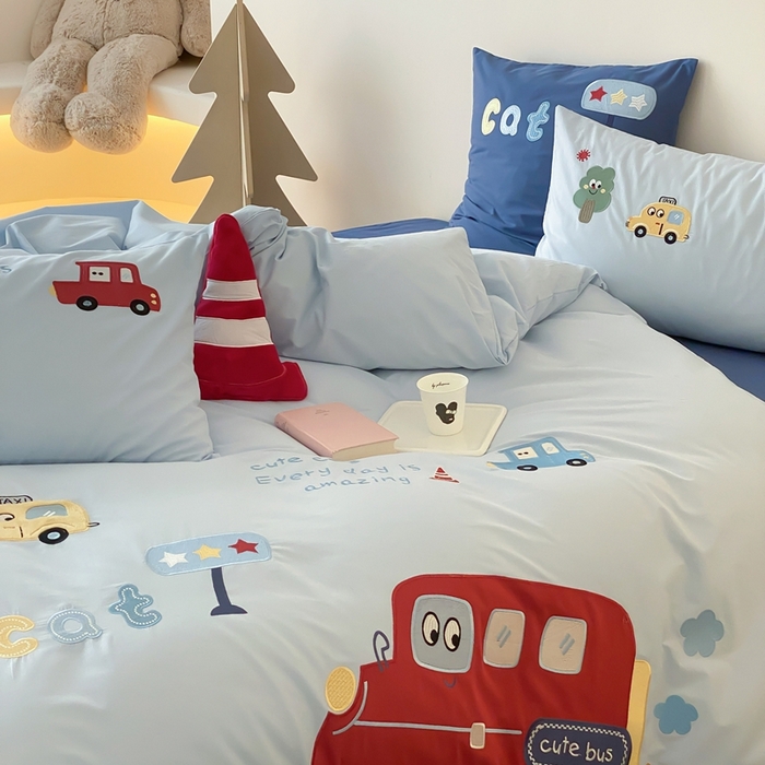 91家纺网 家纺一手货源 找家纺 （总）星野 2025新款40S水洗棉贴布绣四件套-汽车总动员