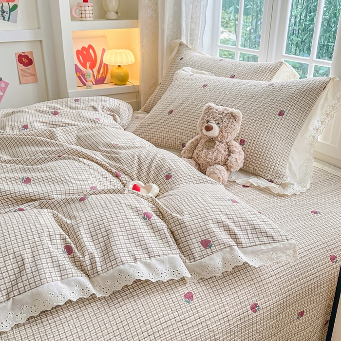 91家纺网 家纺一手货源 找家纺 岚吉家纺 2025新款全棉棉花床盖四件套 草莓格子