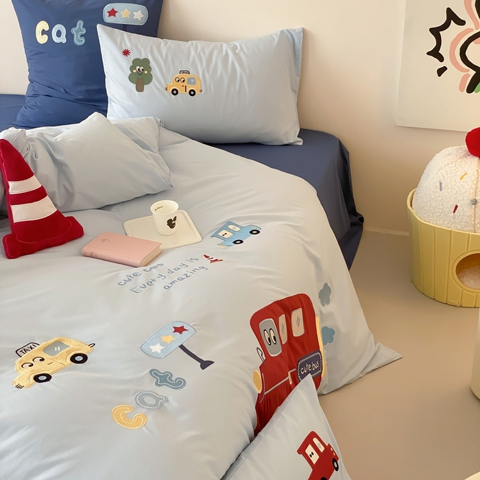 91家纺网 家纺一手货源 找家纺 （总）星野 2025新款40S水洗棉贴布绣四件套-汽车总动员