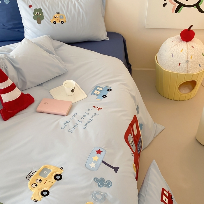 91家纺网 家纺一手货源 找家纺 （总）星野 2025新款40S水洗棉贴布绣四件套-汽车总动员