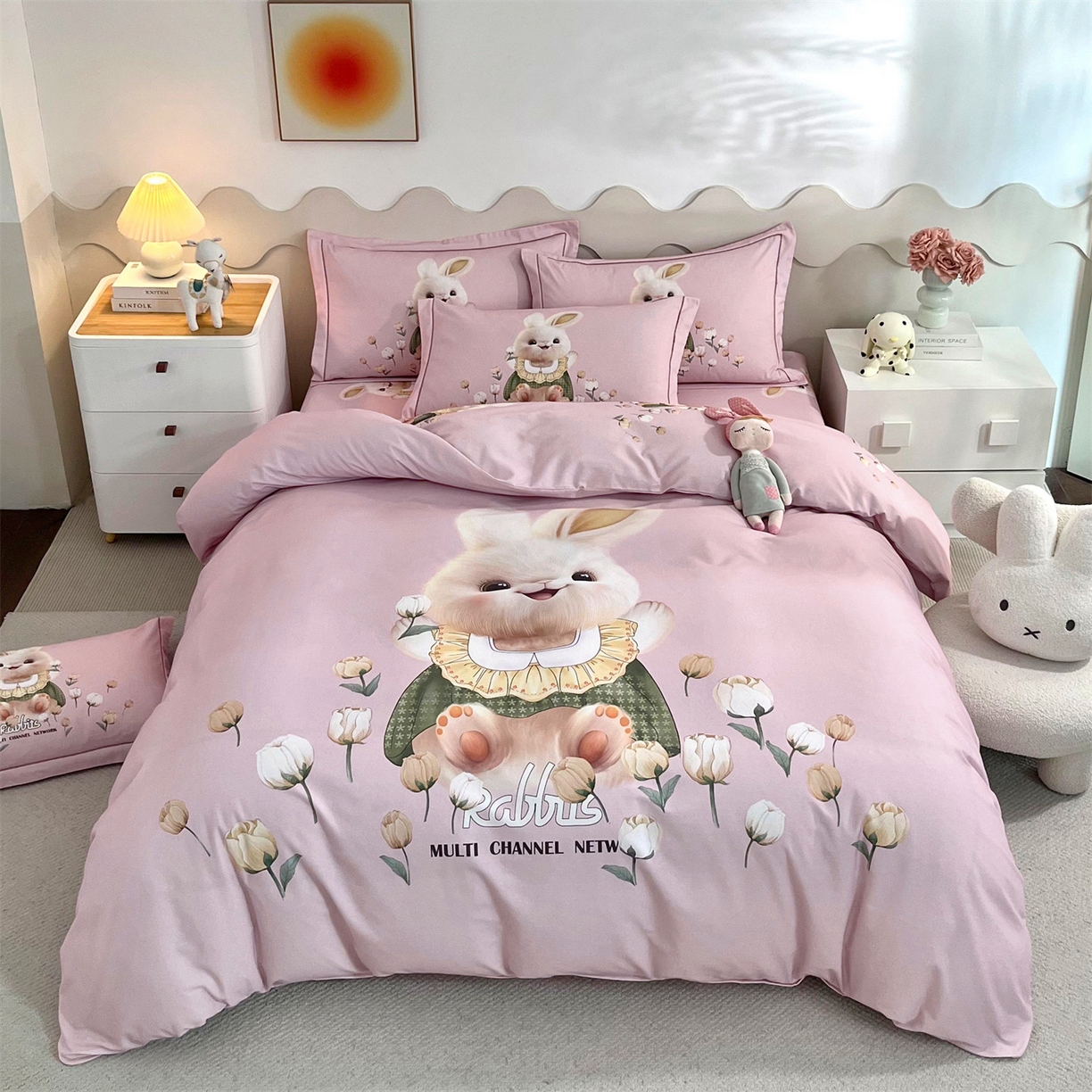 91家纺网 家纺一手货源 找家纺 曼秀琳 2025秋冬新款全棉磨毛印花四件套 开心萌兔-粉