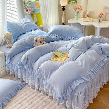 91家纺网 家纺一手货源 找家纺 【8斤重】2025新款秋冬加厚牛奶绒床裙款四件套法式浪漫蕾丝花边工艺-遇见系列 遇见-天空蓝