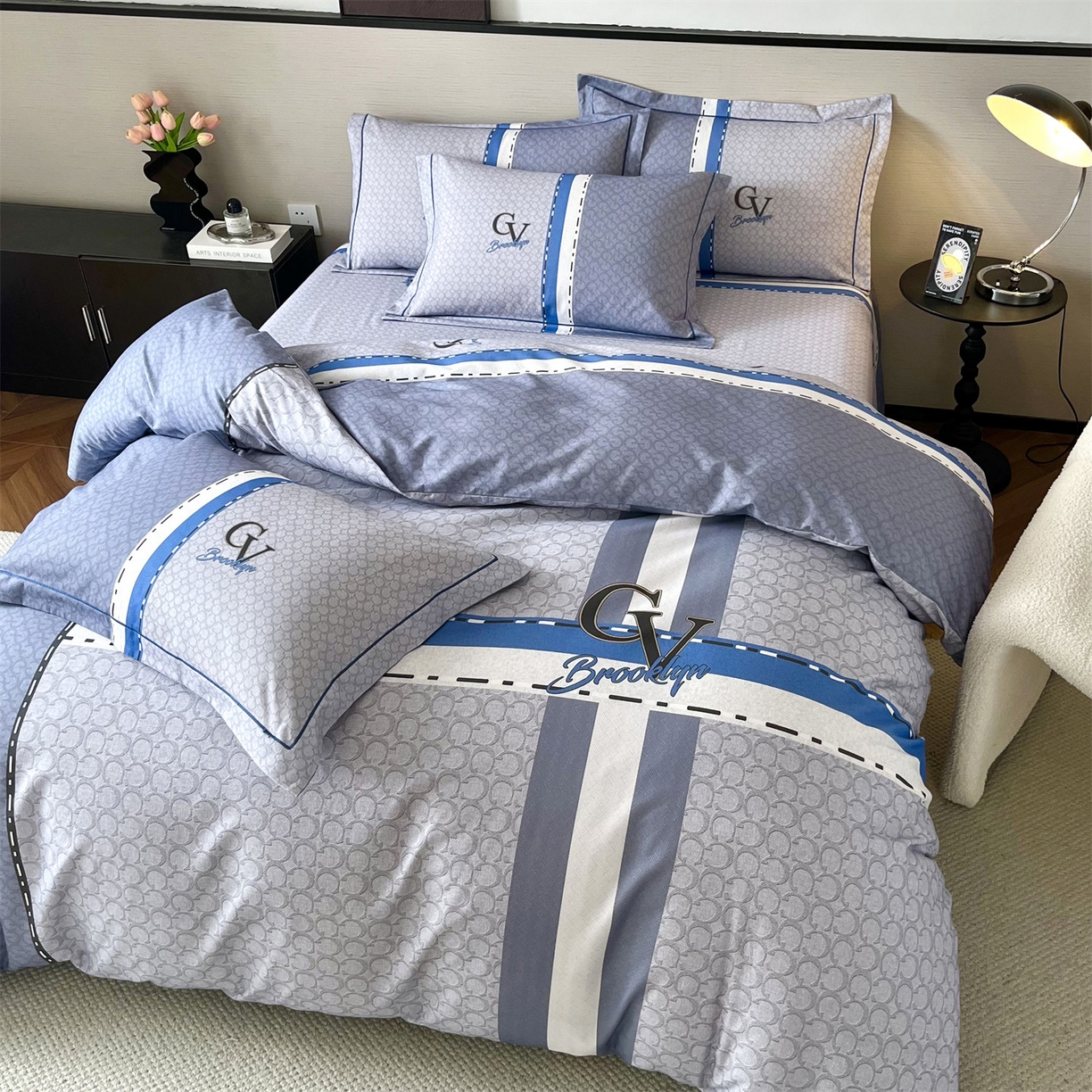 91家纺网 家纺一手货源 找家纺 曼秀琳 2025秋冬新款全棉磨毛印花四件套 思维-兰