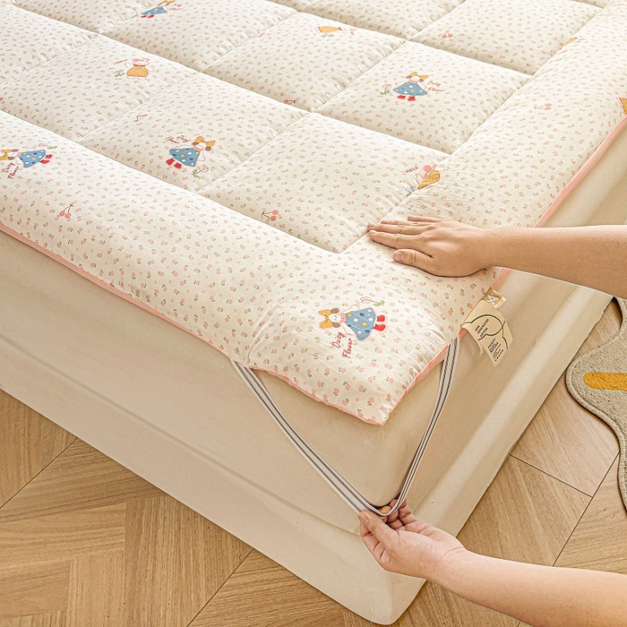 91家纺网 家纺一手货源 找家纺 魅图家纺 2025新款A类云朵棉印花棉花软床垫床褥子 玫瑰女孩