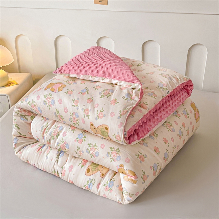 91家纺网 家纺一手货源 找家纺 小石头家纺 2025新款A类全棉纯棉印花豆豆绒大豆被冬被春秋被被子被芯 花园小熊